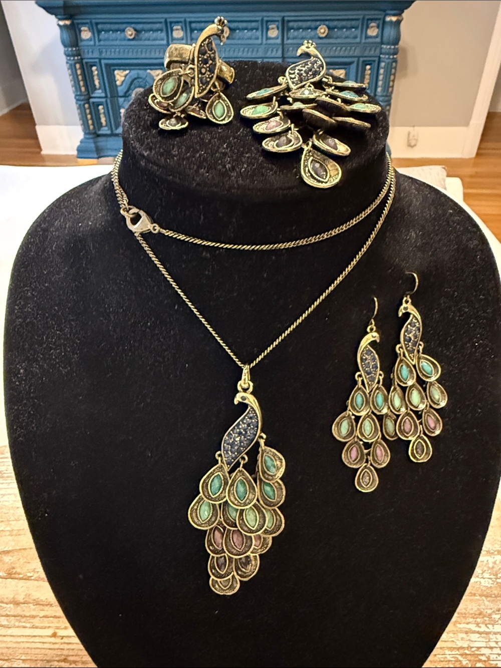 Vintage Gold Tone Peacock Jewelry Set Necklace Earrings Brooch Adjustable Ring